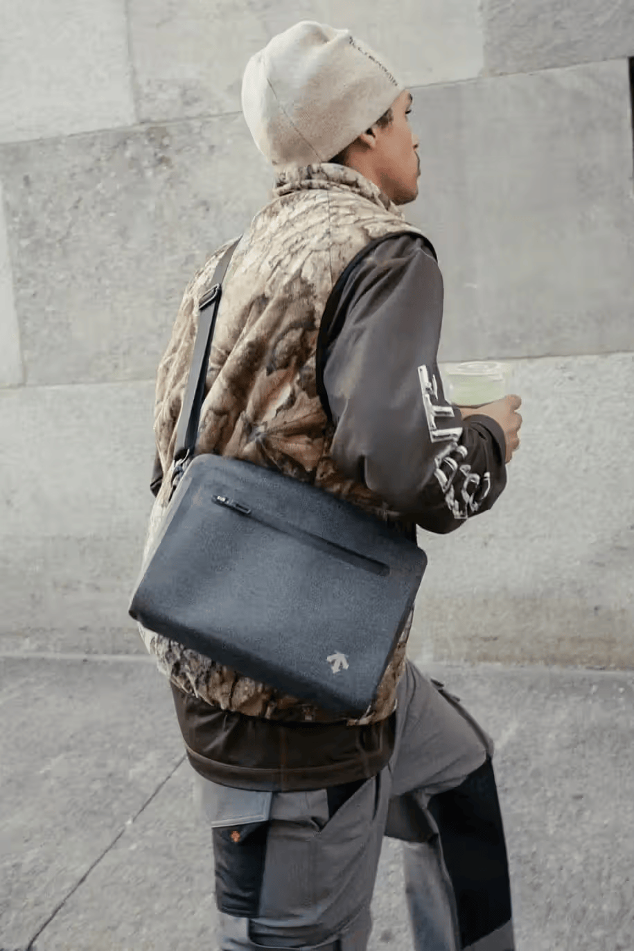 麻将胡了免费旋转-Balenciaga發(fā)布橄榄球(qiú)系列