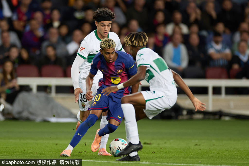 麻将胡了2-历史性(xìng)时刻(kè)!伯纳烏(wū)变身NFL主场,马德里掀起(qǐ)橄欖(lǎn)球狂潮(cháo)