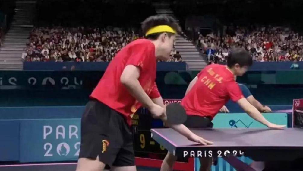 麻将糊了-乒(pīng)乓(pāng)球(qiú)比赛运動(dòng)员为什麽(me)要(yào)摸球(qiú)台(tái)，乒(pīng)乓(pāng)球(qiú)运動(dòng)员的(de)“摸桌”玄学：汗水(shuǐ)背后的(de)科学博弈与规则挑(tiāo)战