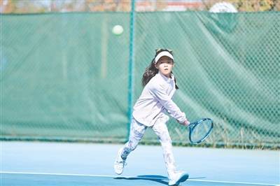 麻将糊了-“炎黃(huáng)杯”青少(shǎo)年网球积分(fēn) 排名賽(sài)总决賽(sài)在郑揮(huī)拍